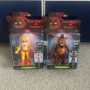 Five Nights at Freddy's - 5” Toy Chica AND Toy Freddy with Jump-Scare Action